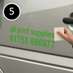 dry-apply-sign-vinyl-guide-05-re-squeegee-vinyl