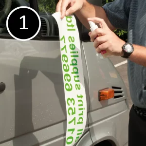 wet-apply-sign-vinyl-guide-01-spray-app-fluid-onto-substrate-and-adhesive