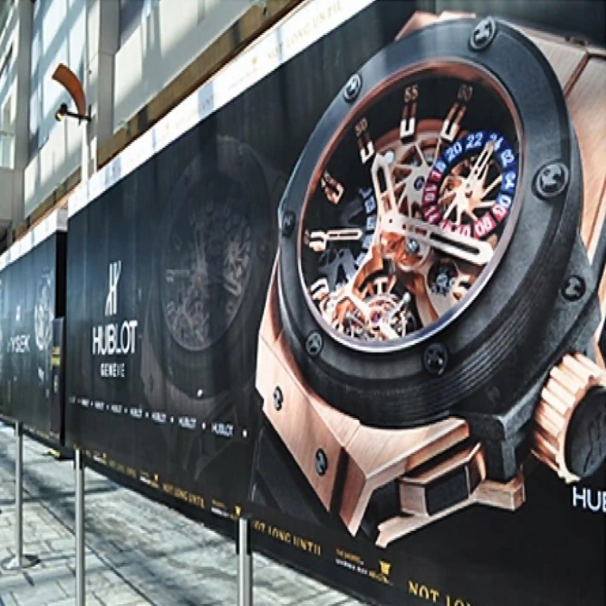 Mactac JT 9500 WM-PG white matt polymeric print vinyl with permanent adhesive applied to a retail promotional advertising hoarding.