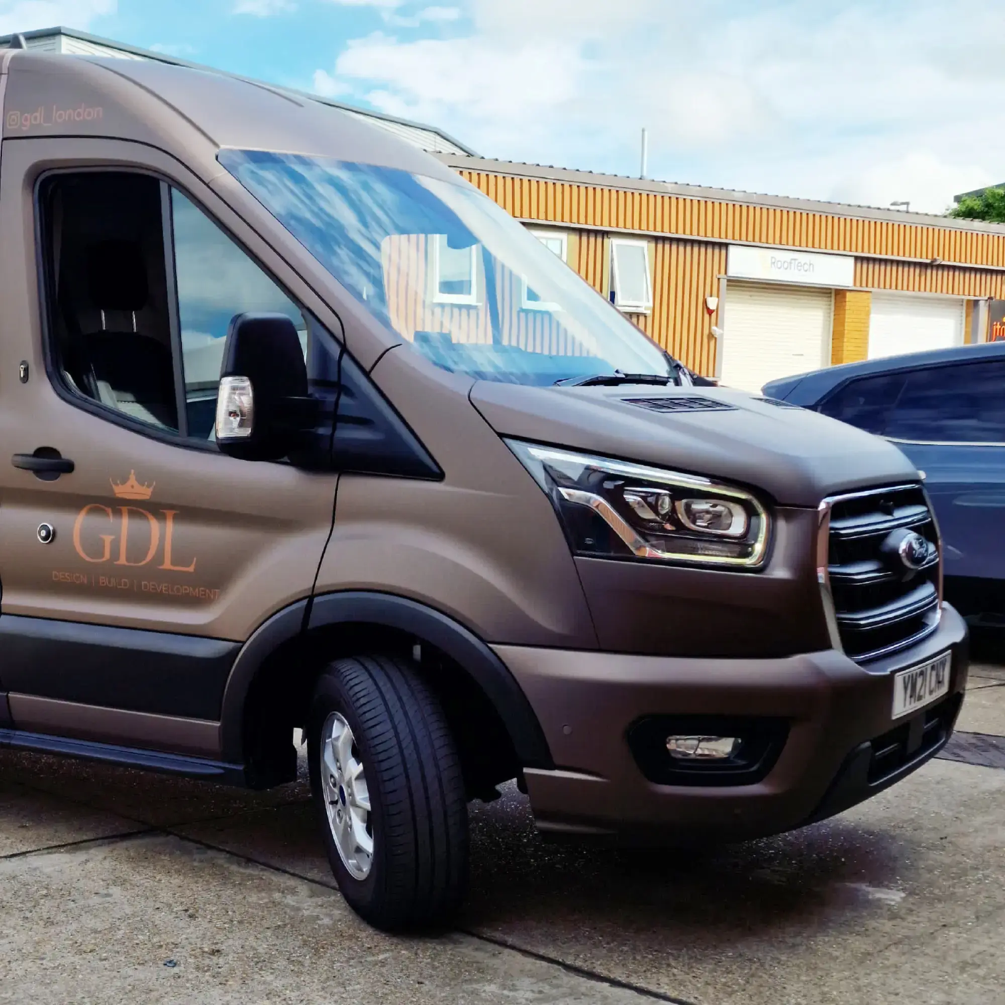 Matt vehicle wrapping laminate, Fedrigoni C30M with it's beautiful stylish matt finish offers protection for the custom printed printed graphics on this GDL compny van livery.